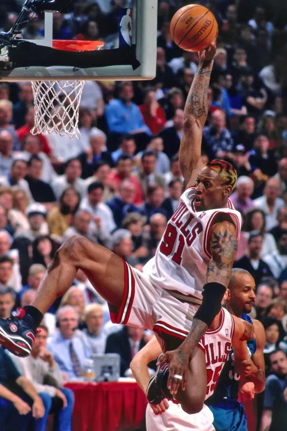 米兰官方网站 -关于转折点！底特律活塞篮板制胜，荷甲冲刺阶段攻防权衡，底气十足，年轻球员得到机会的信息